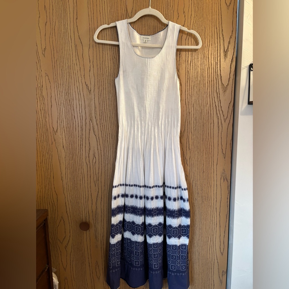 Max Studio White and Blue Sleeveless Midi Dress